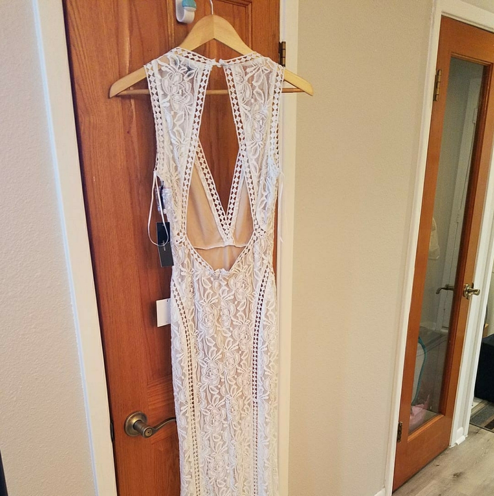 Lulu wedding dress never worn